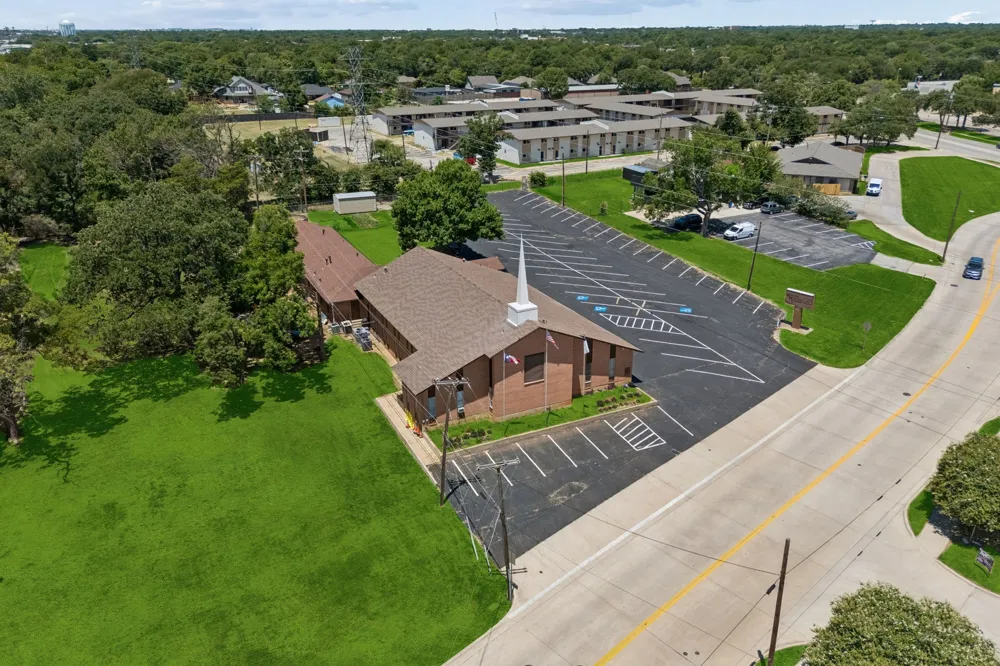 431 W Pioneer Drive Irving, TX 75061