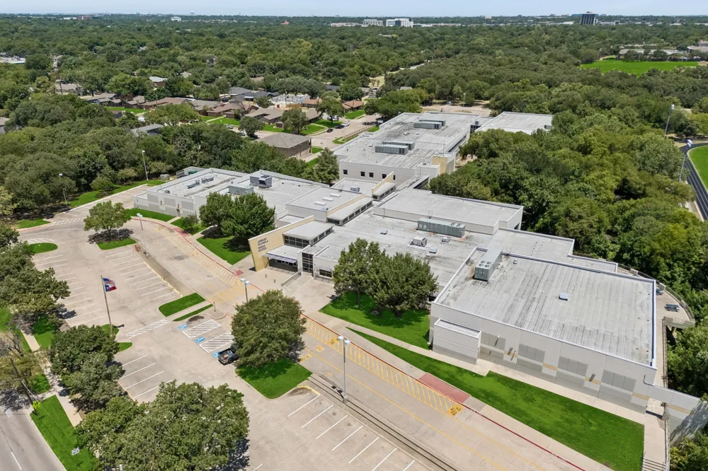 431 W Pioneer Drive Irving, TX 75061