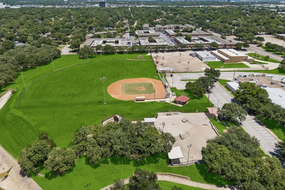 431 W Pioneer Drive Irving, TX 75061