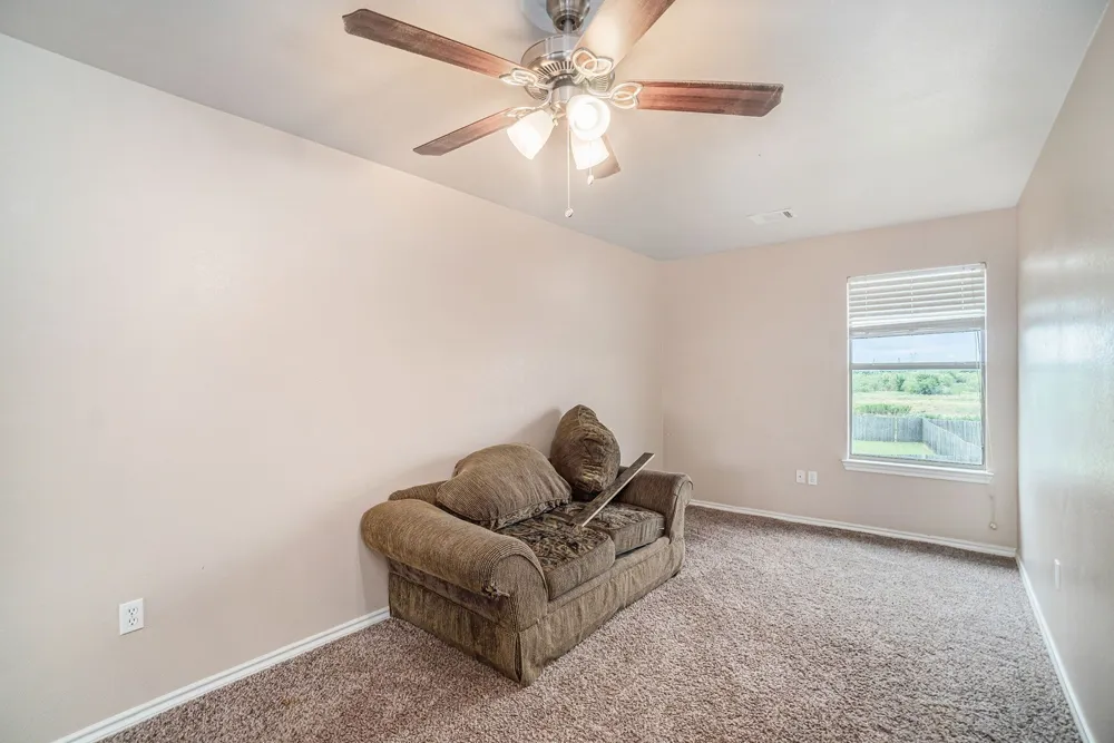 542 Mast Court Crowley, TX 76036