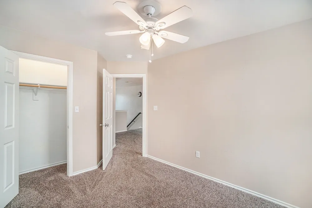 542 Mast Court Crowley, TX 76036