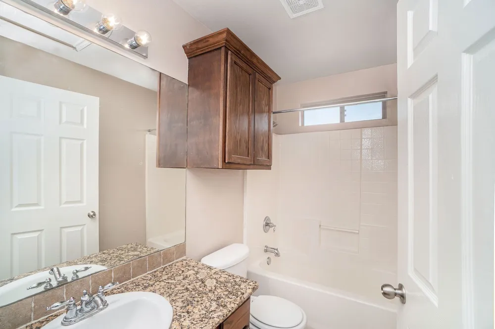 542 Mast Court Crowley, TX 76036