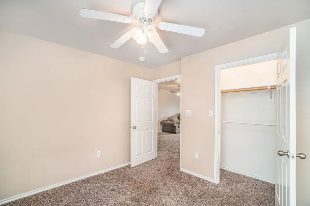542 Mast Court Crowley, TX 76036