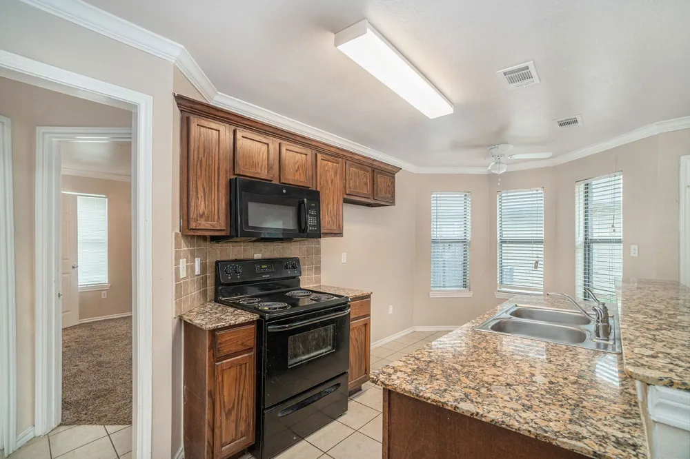 542 Mast Court Crowley, TX 76036
