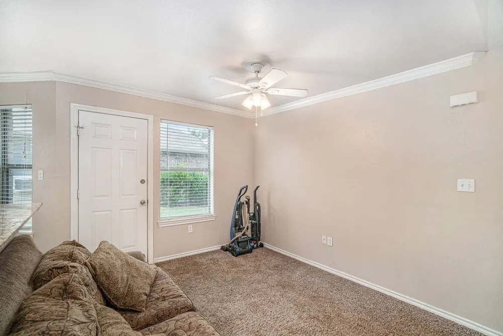 542 Mast Court Crowley, TX 76036