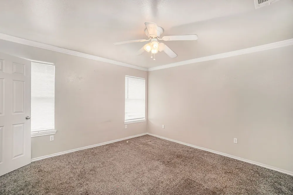 542 Mast Court Crowley, TX 76036