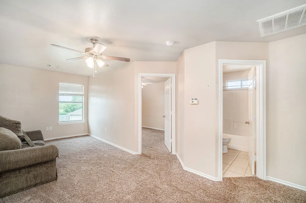 542 Mast Court Crowley, TX 76036
