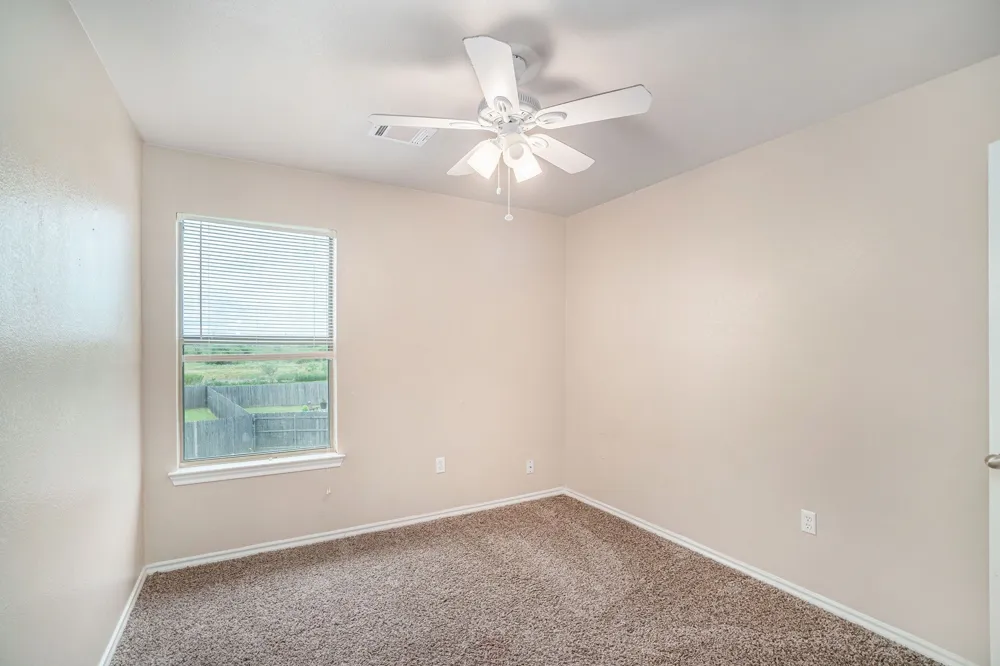 542 Mast Court Crowley, TX 76036
