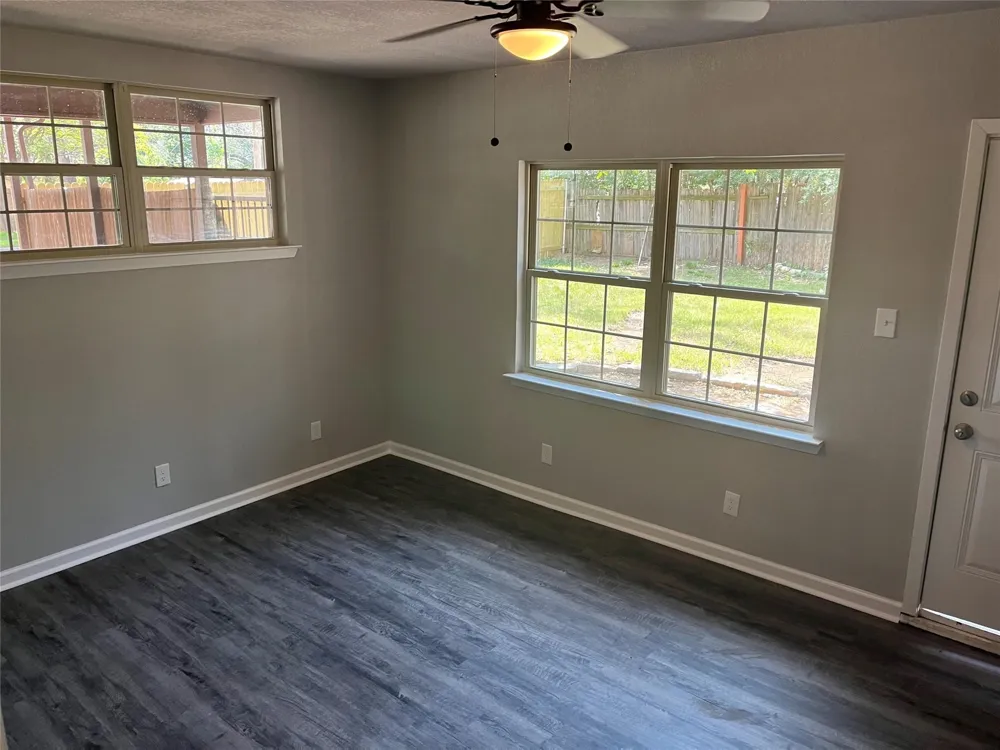 1021 Western Boulevard Arlington, TX 76013