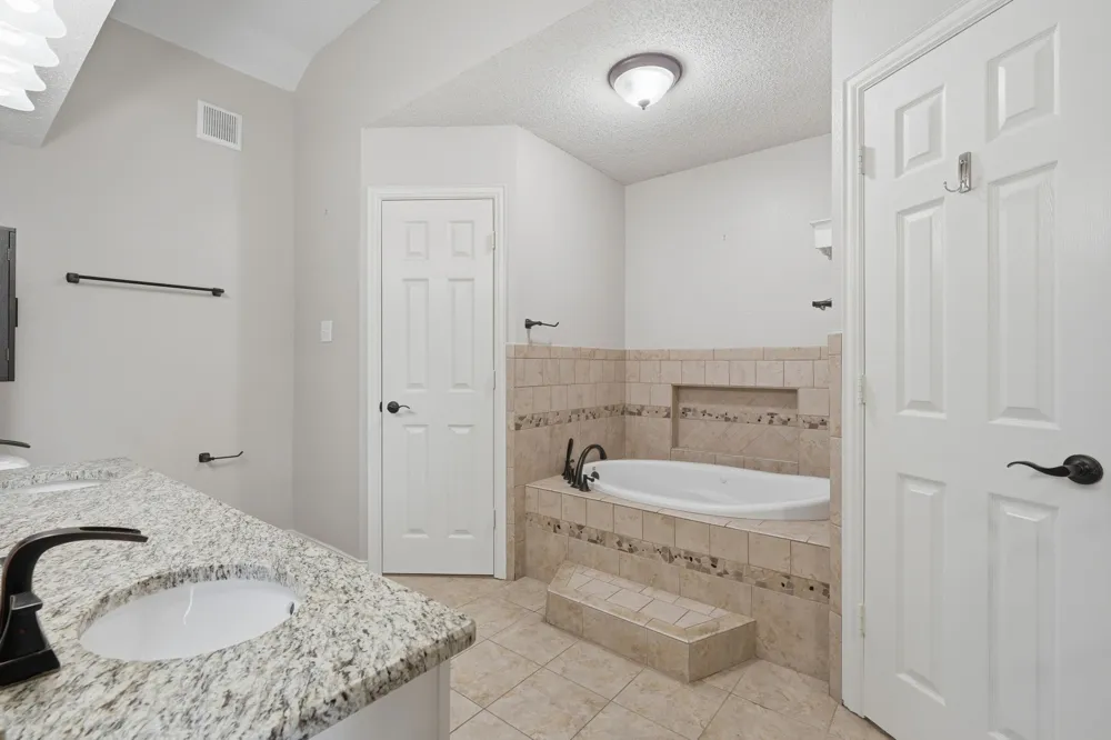 1808 Rybovich Lane Mansfield, TX 76063