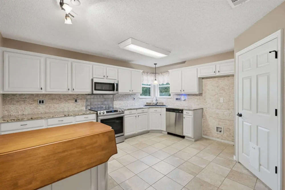 1808 Rybovich Lane Mansfield, TX 76063
