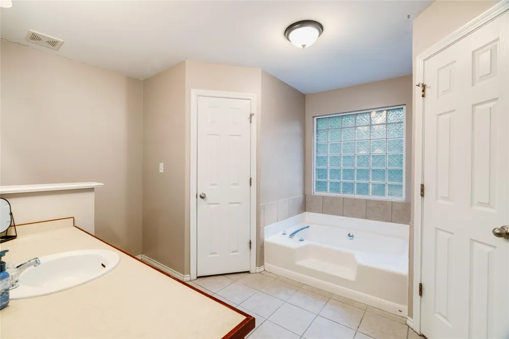 139 Parc Ouest Drive Paris, TX 75460