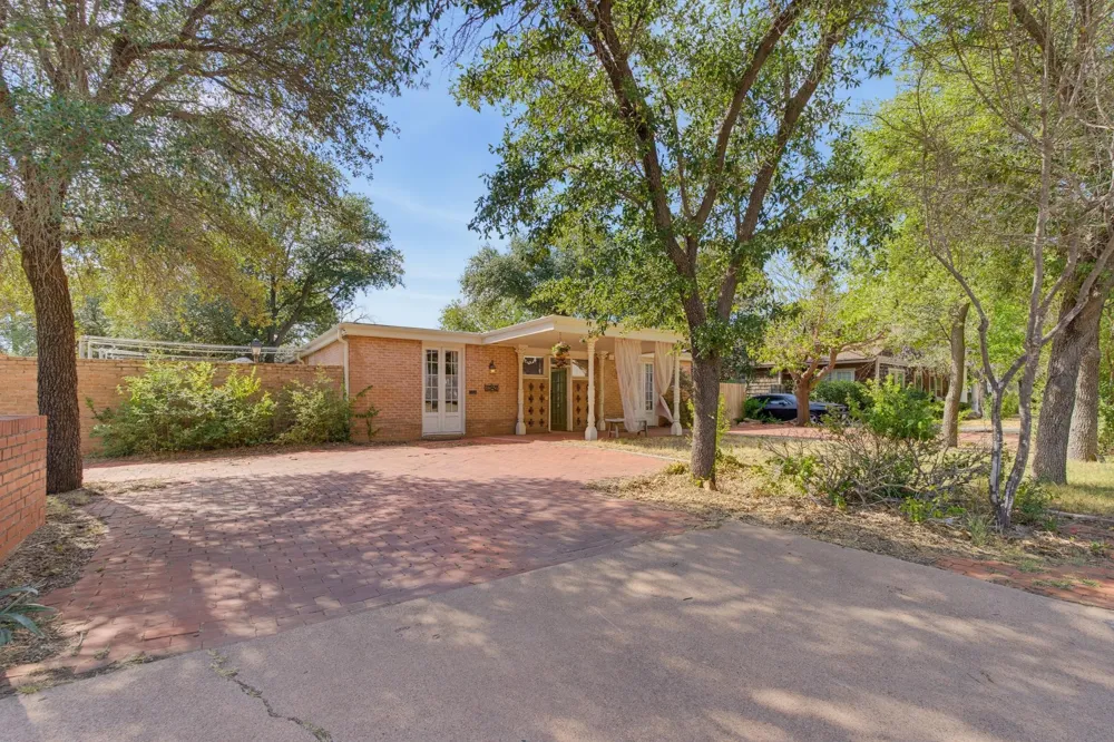 1042 Santos Street Abilene, TX 79605