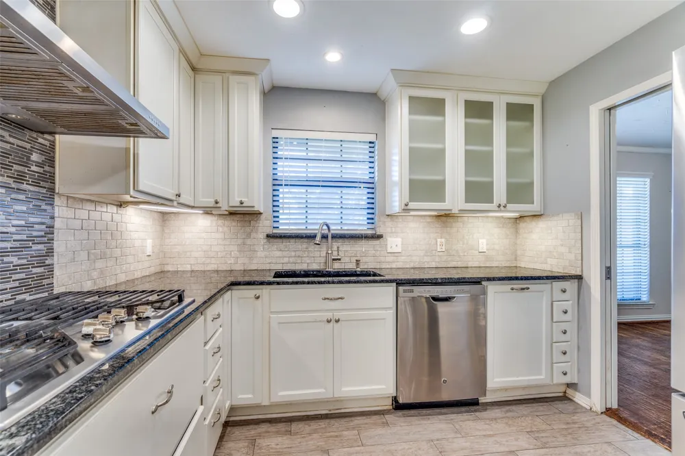 2217 Canyon Valley Trail Plano, TX 75023