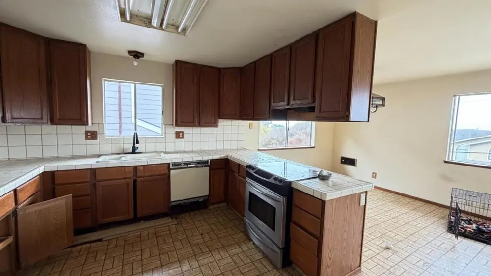 930 Ferdinand Avenue El Granada, CA 94018