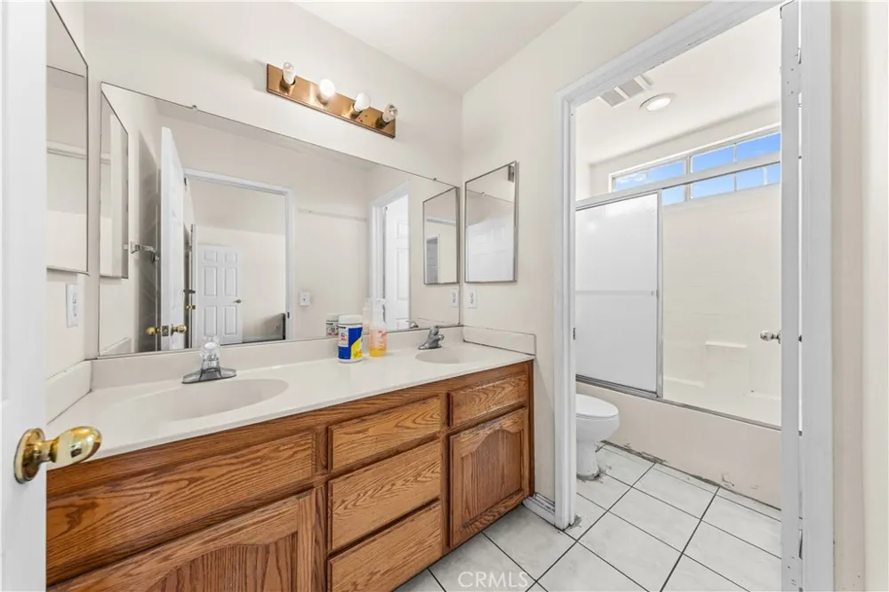 14755 Los Angeles Baldwin Park, CA 91706