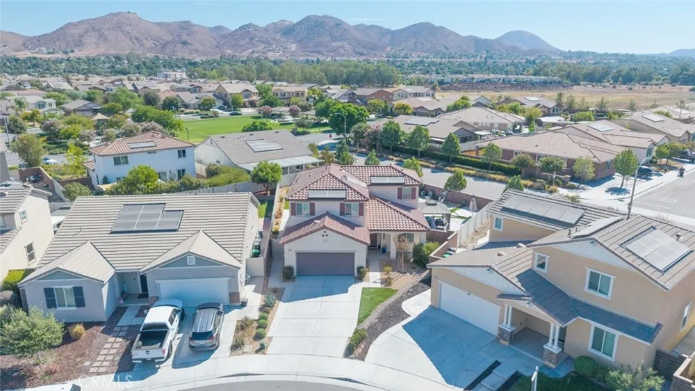 29342 Sword Fern Lake Elsinore, CA 92530