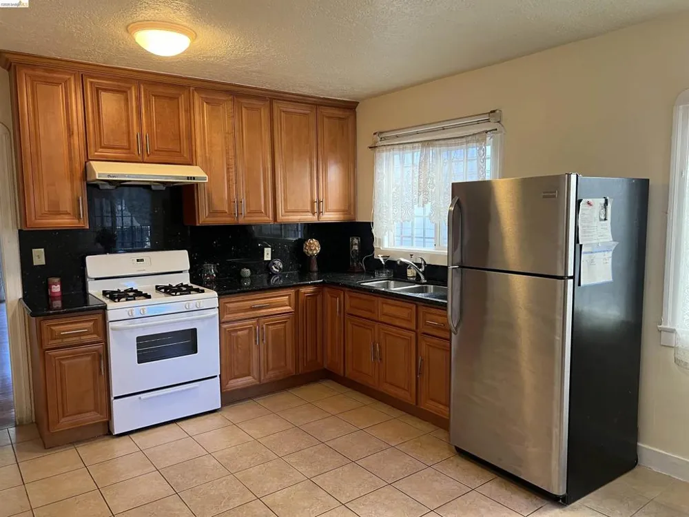 2209 E 22nd Street Oakland, CA 94606