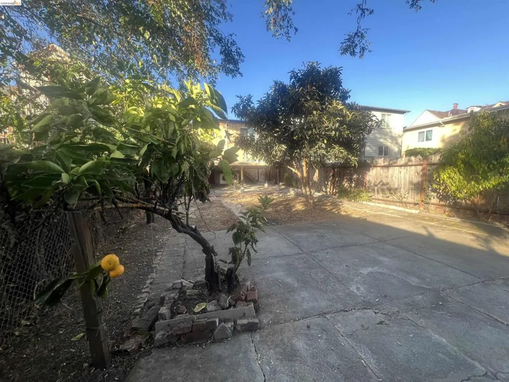 2209 E 22nd Street Oakland, CA 94606