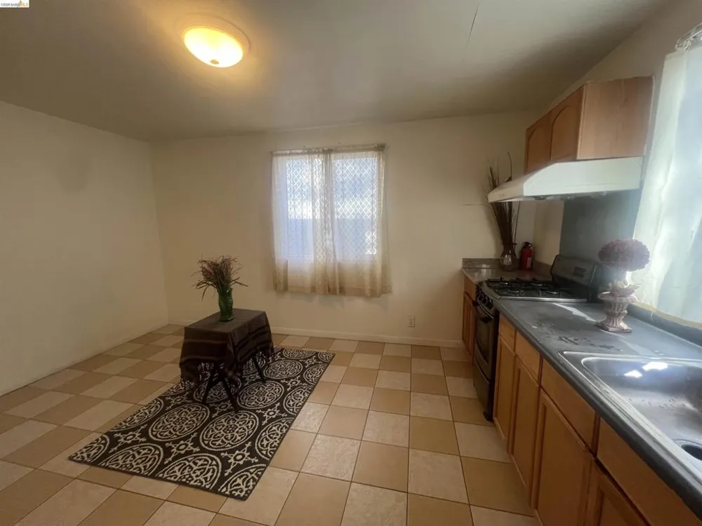 2209 E 22nd Street Oakland, CA 94606