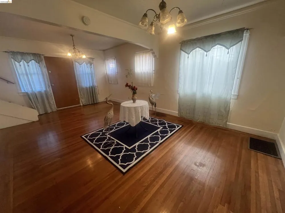 2209 E 22nd Street Oakland, CA 94606