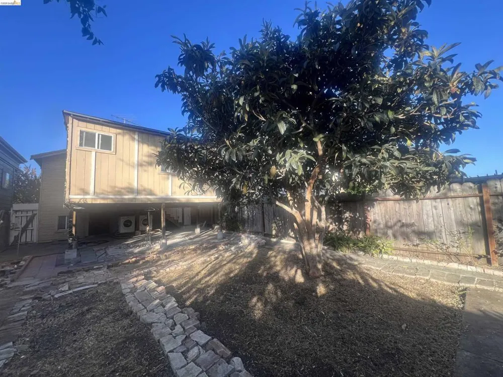2209 E 22nd Street Oakland, CA 94606
