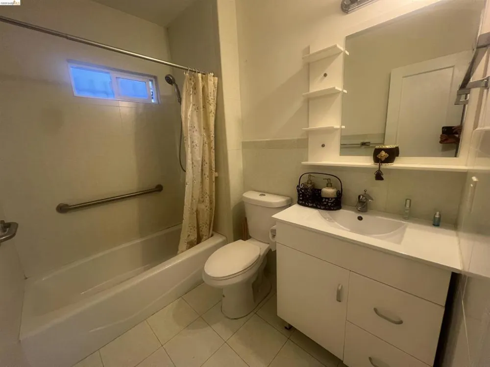 2209 E 22nd Street Oakland, CA 94606
