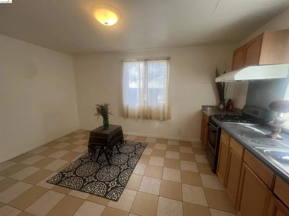 2209 E 22nd Street Oakland, CA 94606