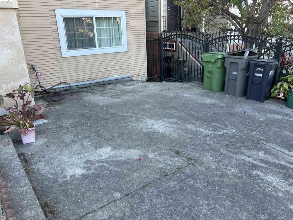 2209 E 22nd Street Oakland, CA 94606