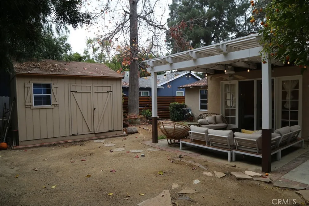 5724 Rhodes Avenue Valley Village, CA 91607