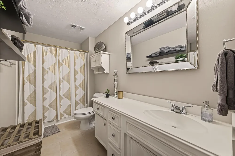 2102 Augusta Drive League City, TX 77573