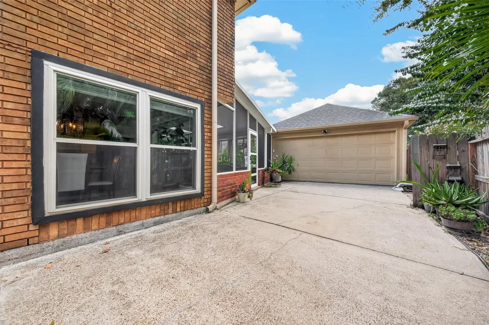 2102 Augusta Drive League City, TX 77573