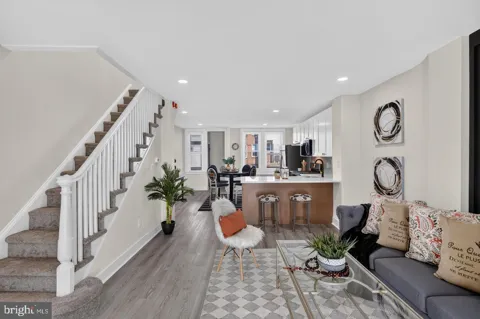 6632 UBER STREET
