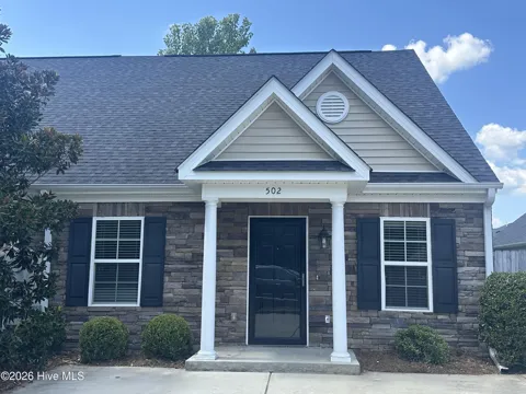 502 York Loop