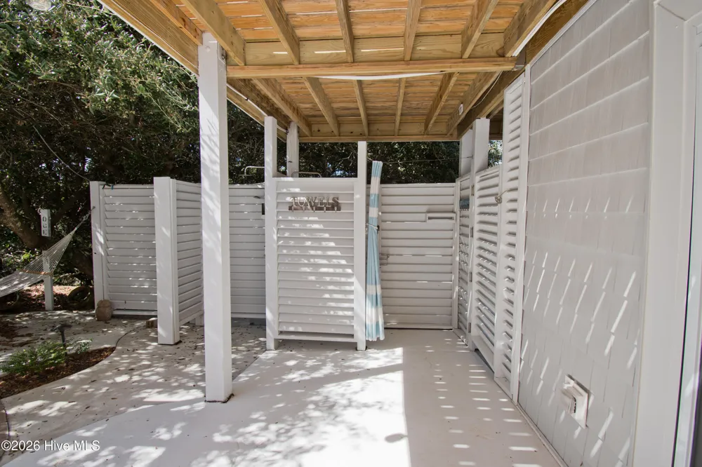 102 Gregg Street Emerald Isle, NC 28594