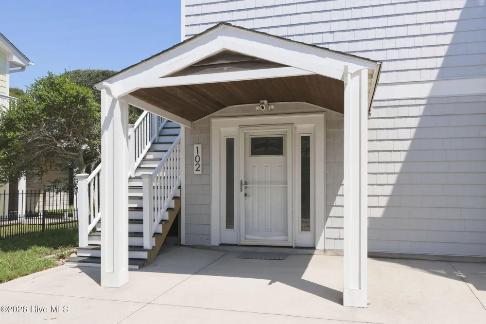 102 Gregg Street Emerald Isle, NC 28594