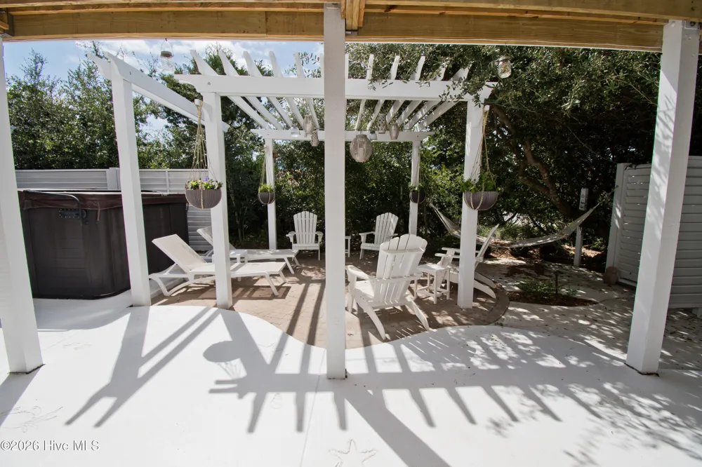 102 Gregg Street Emerald Isle, NC 28594