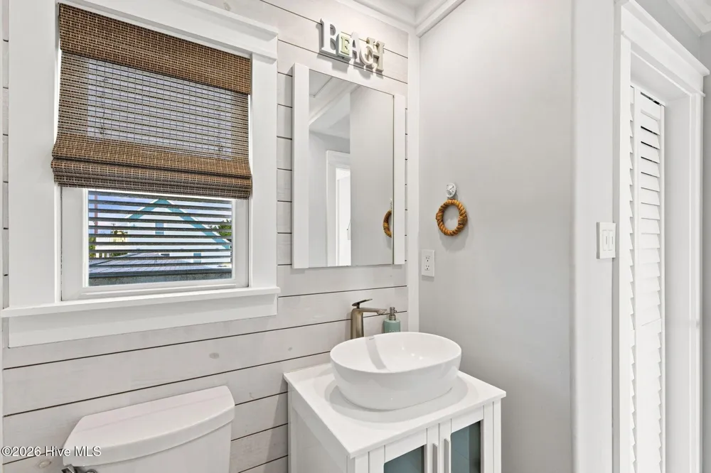 102 Gregg Street Emerald Isle, NC 28594