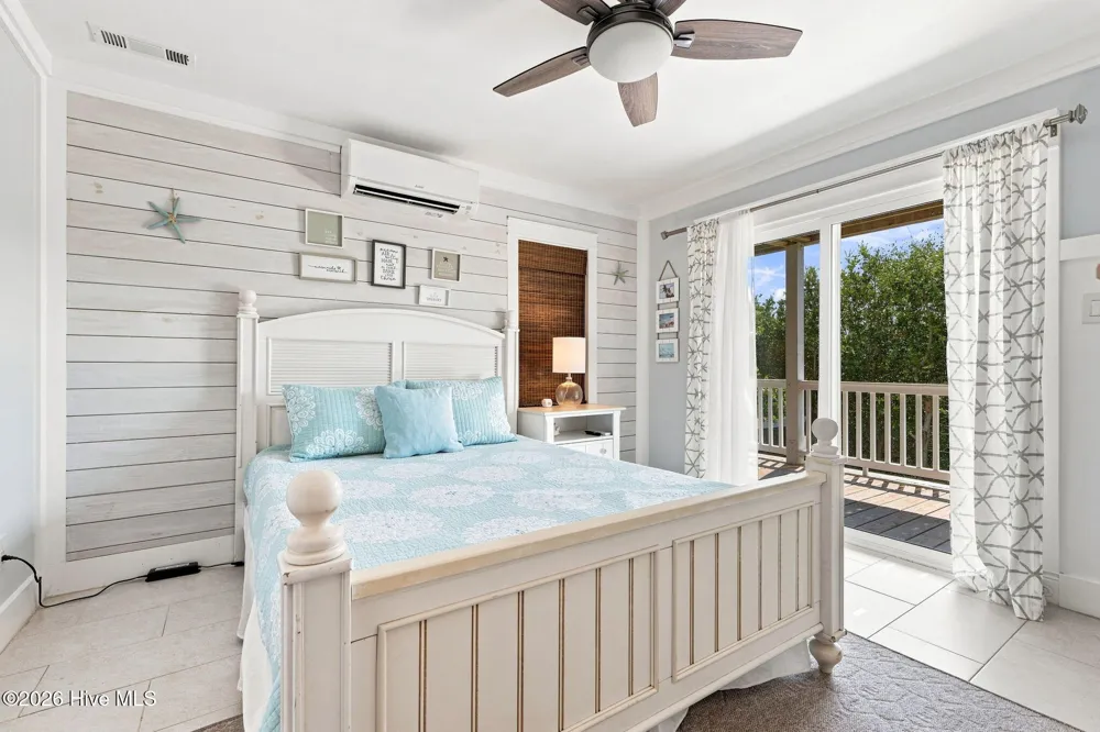 102 Gregg Street Emerald Isle, NC 28594