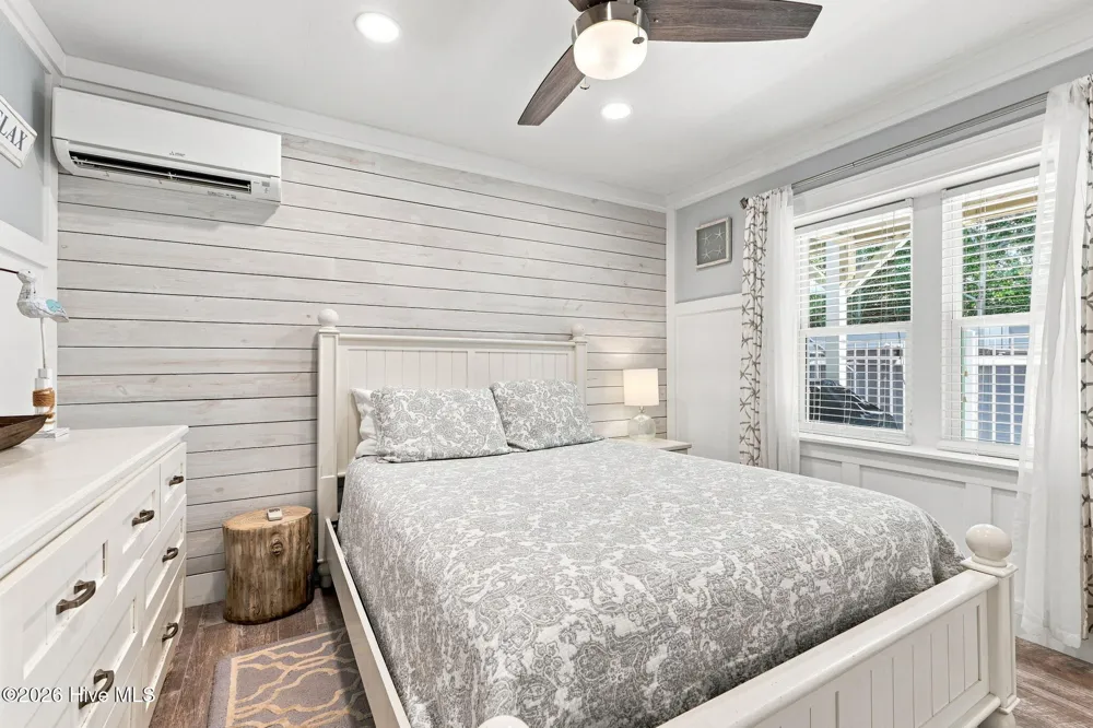 102 Gregg Street Emerald Isle, NC 28594
