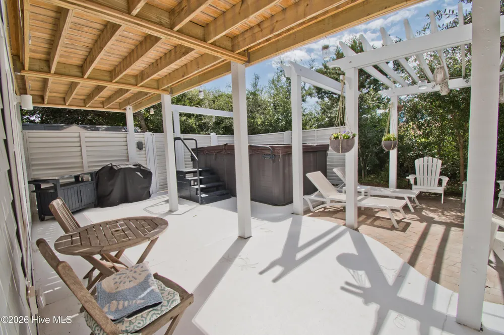 102 Gregg Street Emerald Isle, NC 28594
