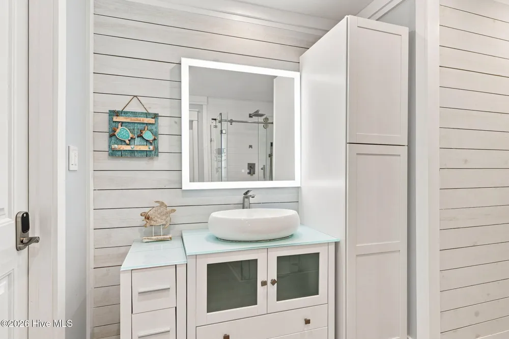 102 Gregg Street Emerald Isle, NC 28594