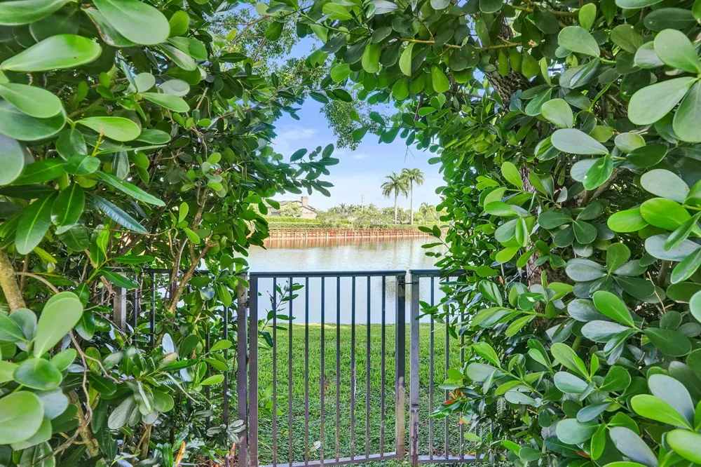 12945 Stonebrook Drive Davie, FL 33330