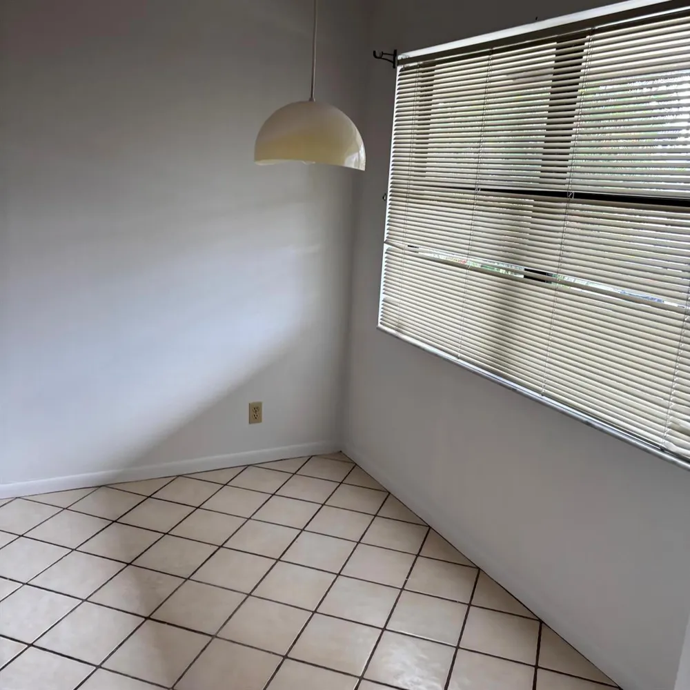 7641 Tahiti Lane #205 Lake Worth, FL 33467