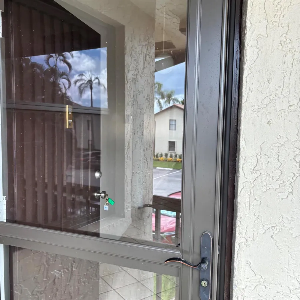7641 Tahiti Lane #205 Lake Worth, FL 33467