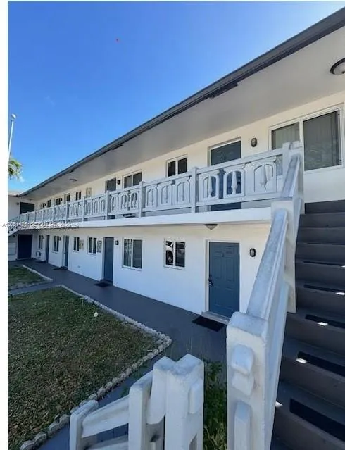 495 NW 43rd Ct #6 Oakland Park, FL 33309