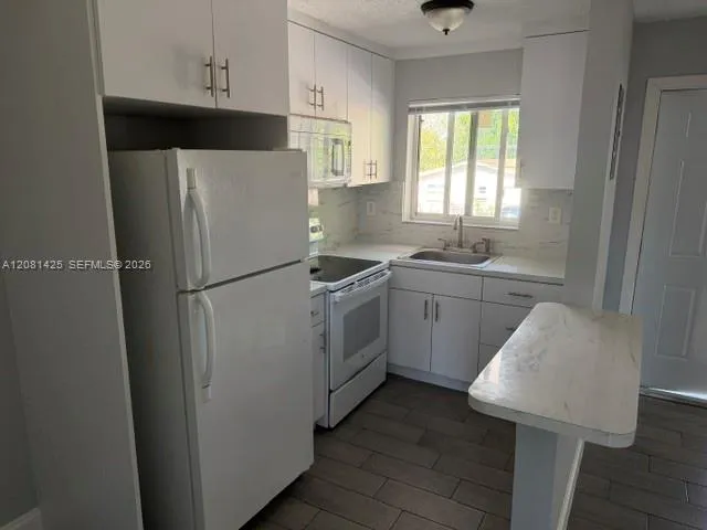 495 NW 43rd Ct #6 Oakland Park, FL 33309