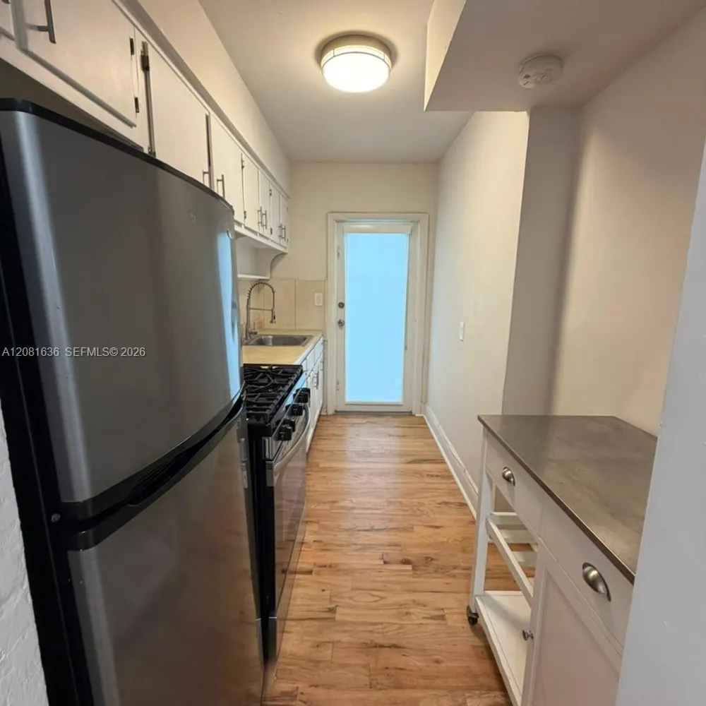 6944 Byron Ave #9 Miami Beach, FL 33141