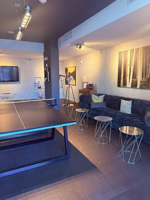 2100 Park Ave #101 Miami Beach, FL 33139