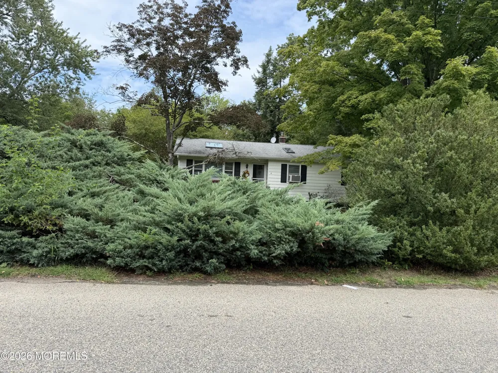 4 Peach Tree Street Jackson, NJ 08527